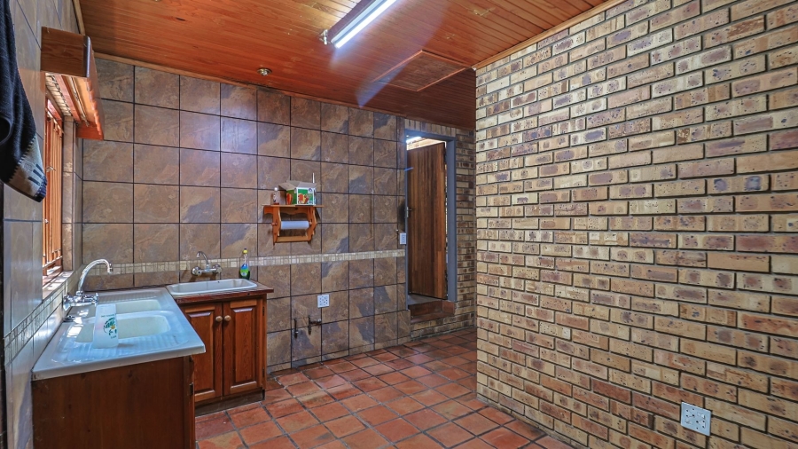 4 Bedroom Property for Sale in Waagfontein North West